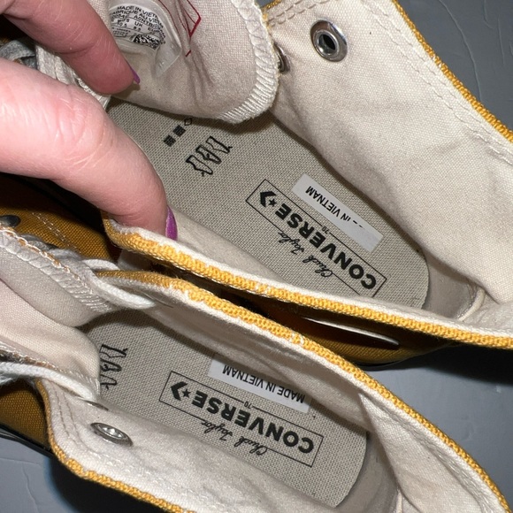 Converse mustard high tops sneakers women’s 10.5 men’s 8.5 - Picture 8 of 9